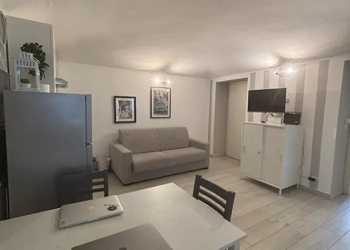 Apartman The Black And White House - Quadrilateral Torino